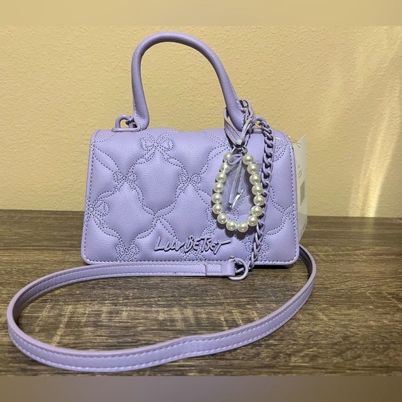 💕Sale💕Luv Betsey By Betsey Johnson Crossbody - Picture 1 of 8
